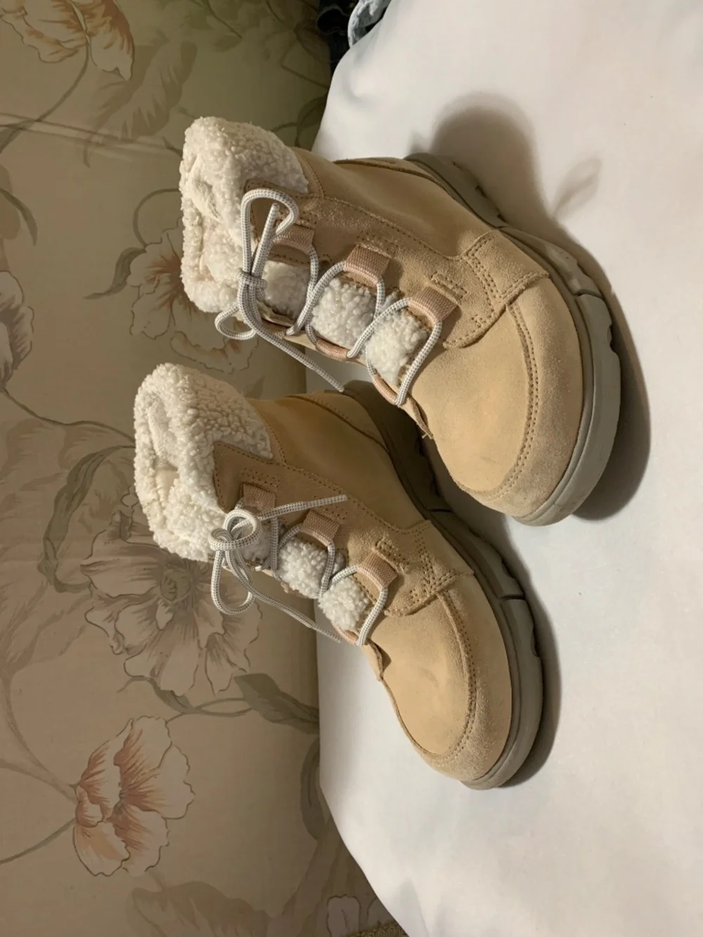 Sorel Women's Explorer II Carnival Cozy Waterproof Boots Size 8 Tan Gently Worn